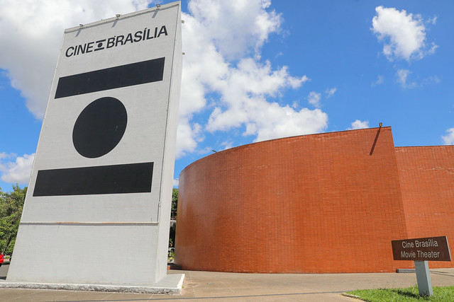 18/04/2025 - Filmes que celebram o DF serão exibidos em mostra comemorativa aos 65 anos da cidade e do Cine Brasília