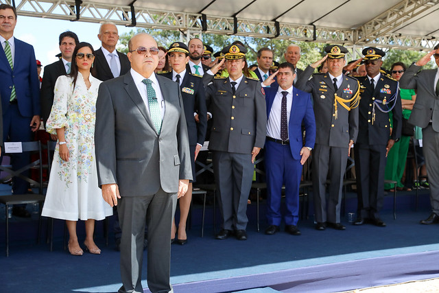 20/04/2025 - Troca da Bandeira reúne brasilienses e turistas em celebração aos 65 anos de Brasília