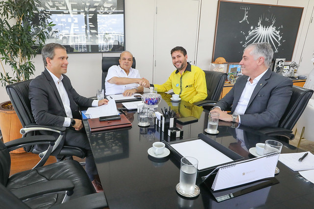 25/04/2025 - GDF anuncia linha de crédito para taxistas adquirirem veículos elétricos